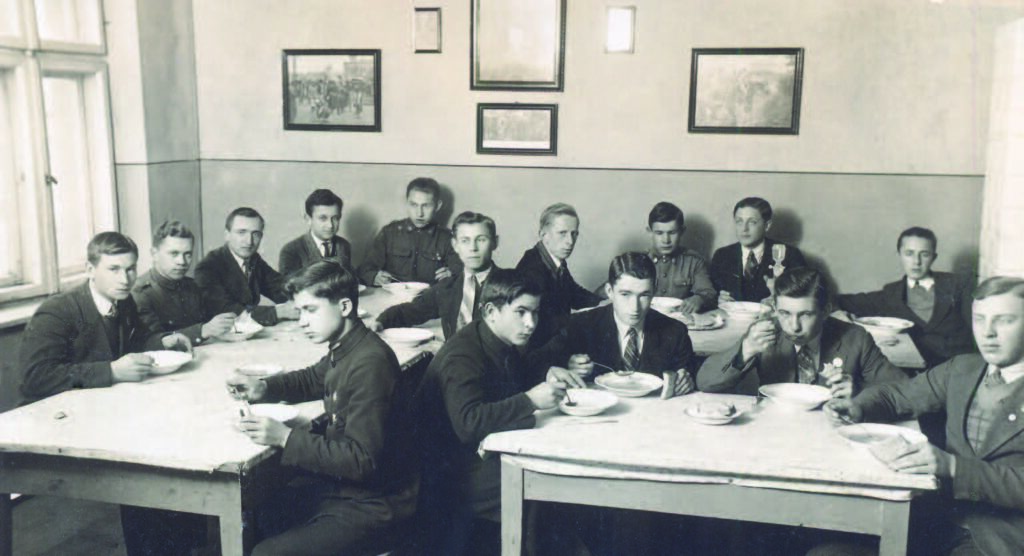 Uczniowie w bursie przy ul. Łęczyckiej nr 4 - grudzień 1932