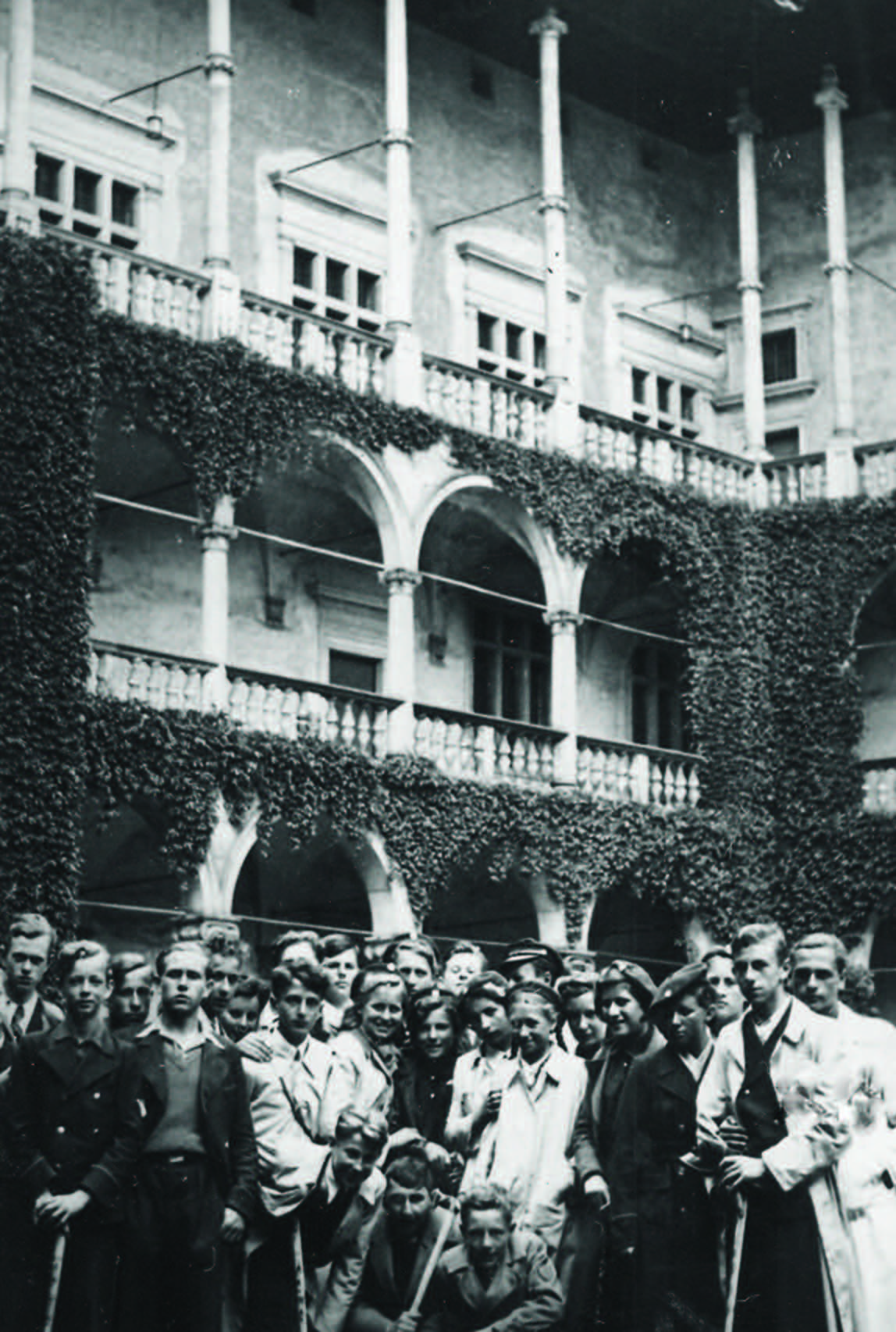 Klasa III A, rocznik 1939/40, na wycieczce w Krakowie - 1932 r.